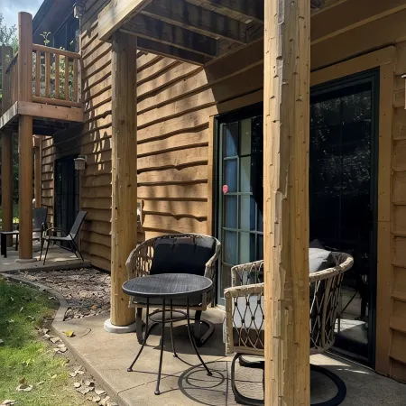 Charming woodland villa located in a secured resort across from Starved Rock
