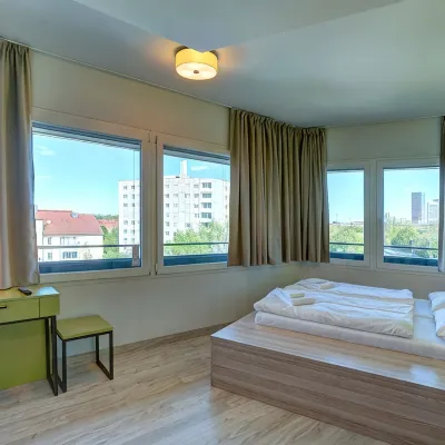 ماينينجر هوتل مونخن أوليمبيابارك Hotels near مَحطِة مترو مايلينجَرشتراسيه
