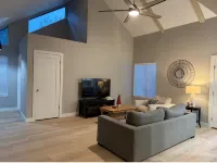 Charming 2-bedroom house with AC in Modesto
