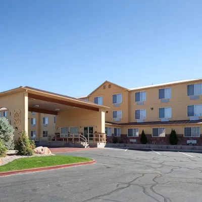 La Quinta Inn & Suites by Wyndham Moab Hotels near Moab KOA