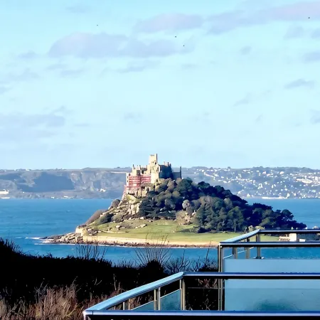 2 x 3 Bedroom houses side by side quiet peaceful location , Amazing views.