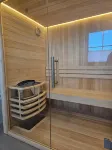 Vacation home by the lake with sauna, barbecue and close to the beach