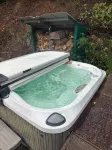 Pet Friendly Quiet Cabin with Privacy, Hot Tub, and Backcountry Access.