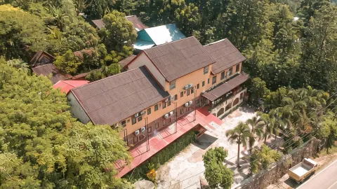 Centro Bajo Hotel & Resto in Komodo