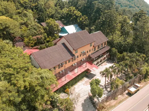 Centro Bajo Hotel & Resto