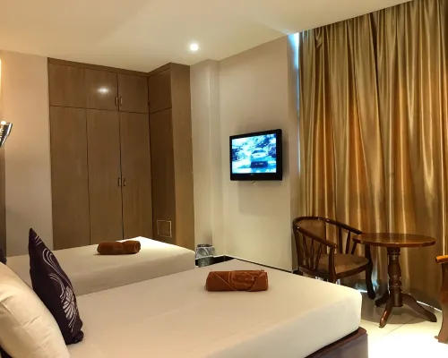 The Room Hotel Hotels in Miri