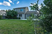 Prime Location Near Shops & Dining, 4 Mins to Downtown, 1 hr to Sequoia Nat’l Pk