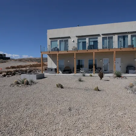 Lake Powell Sunrise Villa by Antelope Canyon - Firepit, Stargazing & Scenic View