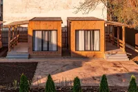 Apricot Lodge Отели в г. 