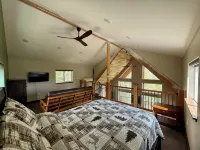 New Mountain Cabin perfect for outdoor enthusiasts- hiking, fishing, relaxing!