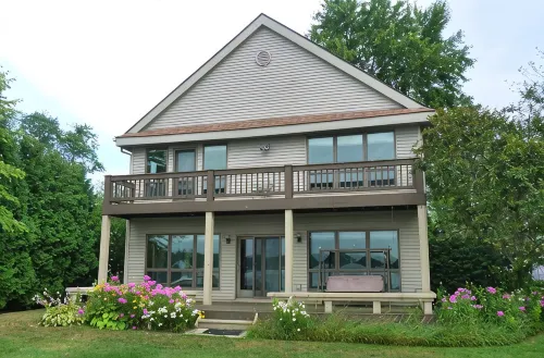 Portage Lakefront - Great View & Location - 5 Bedrooms - 3 Baths - 2 Car Garage - 民泊