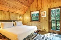 Modern 3BR Alpine Cabin, Mtn Views, Deck, Nearby Lakes and Purgatory Skiing