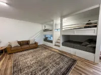 Cozy, Tranquil, & Stunning Lake View Home with Hot Tub, Sauna, and Outdoor Fun! - 4-Sterne