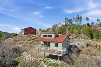 Rose Canyon Lake Cabin at Mt. Lemmon Hotel Overlooking Summerhaven, Arizona - Chalets
