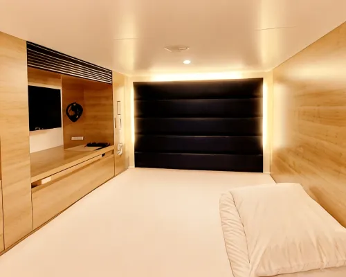 Capsule Hotel Topos Sendai Station Nishiguchi-male only Hotel di Sendai