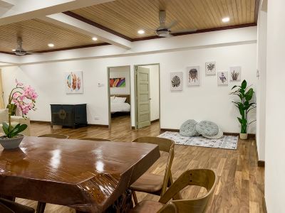 {Free Wifi}Spacious Wooden TOP Floor Apartment