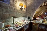 Parador de Cardona - breakfast