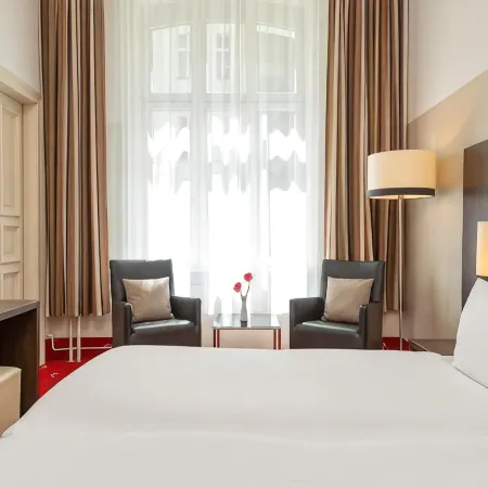 Leonardo Hotel Berlin KU'Damm Отели рядом с достопримечательностью «Шиллер-театр»
