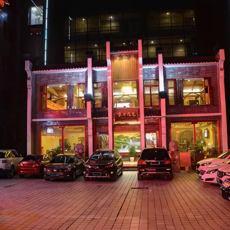 Quxian Shengshi Sunshine Hotel