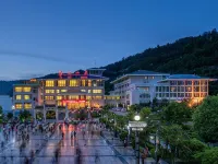 Ju Xiu Hotel Hotele w: Powiat Zhen'an