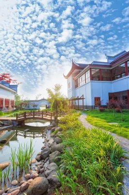 Taohuayuan Hotel - parcheggio