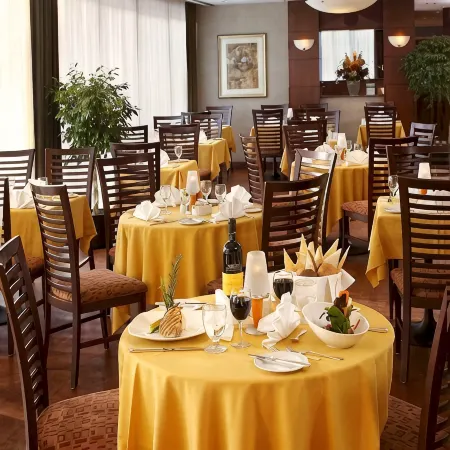 DoubleTree by Hilton Hotel Toronto Airport West