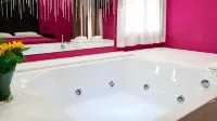Sweet Central Hotel - Hot Tub