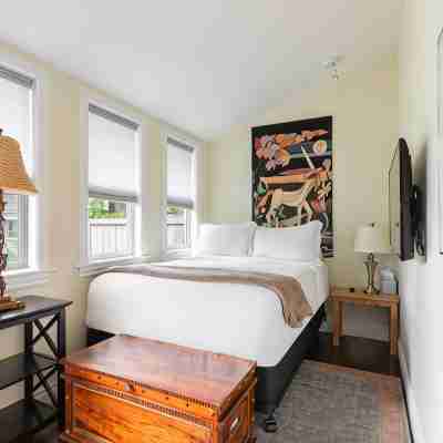 Elegant 3-bedroom Victorian house in Denver's Lower Highlands Rooms