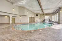 Sunrise Suite on Lake Superior- Pool & Hot Tub - 4-Star