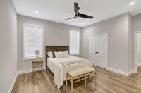 Broadwater Cove 7 BDRM, 5 BTHRM, 7,000 sq ft, Amazing lake View - 4-Star