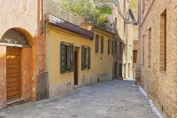 Magione 10 – House with 2 Rooms in the Old Center of Siena, 900 m to Il Campo - 2 tähden