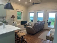 Romantic Getaway at Honeymoon Cottage