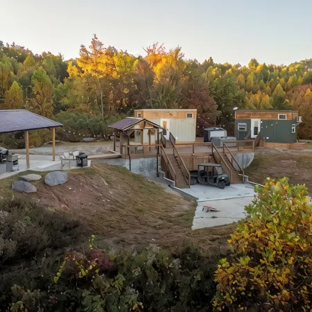 Secluded Mountain Getaway - 2 Cozy Tiny Homes with SPECTACULAR views