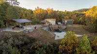 Secluded Mountain Getaway - 2 Cozy Tiny Homes with SPECTACULAR views