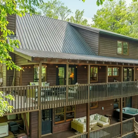 New Listing! Luxury mountain view cabin in the heart of Aska Adventure area