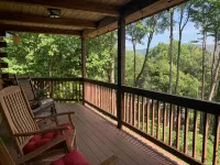 Cozy Mtn Log Cabin, wonderful views, 5 mins from Hayesville town sq, sleeps 8. - Wifi