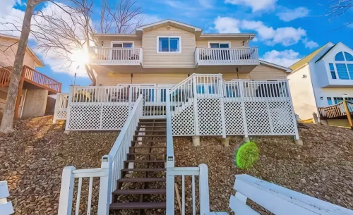 beautiful lake house on lake of the ozarks<br> - Homestays