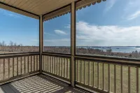 Spacious 4-bedroom overlooking Singer Castle including boat slip on the river - 4-Star