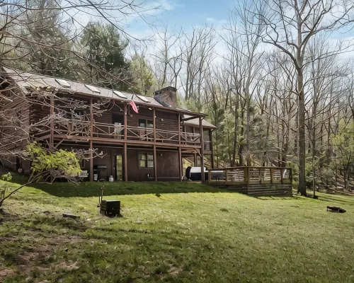 Hidden Cabin Retreat with Hot Tub in Lost City, WV Hotels in Hardy County
