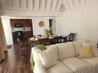 Family friendly condo located in Pineapple Village. - 3 estrellas