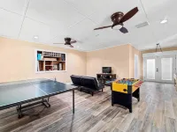 Yuba City 3 bedrooms 4 beds 2 ba Spacious Game Room Games Playground Trampoline Hotels in Sutter County