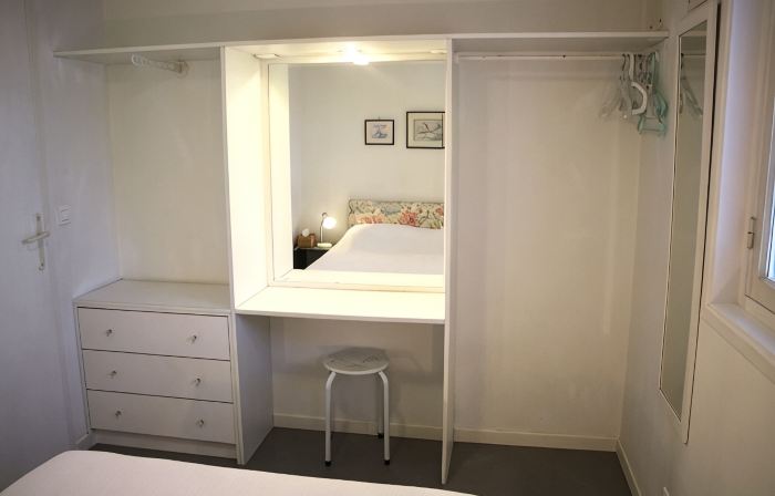 Sea view garden apartment with pool option. Near beach between Nice and Monaco