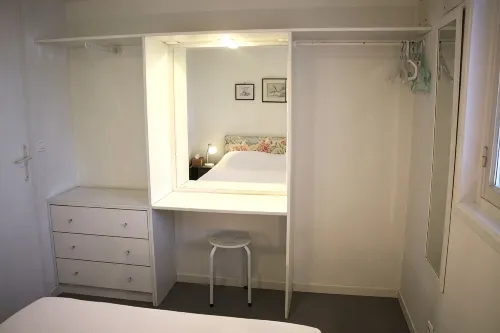 Sea view garden apartment with pool option. Near beach between Nice and Monaco