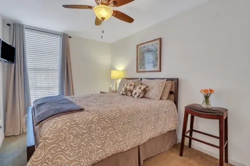 Cozy & Clean, Pet Friendly Belvedere Cottage, 2 blocks to Forsyth Park. - Country Houses
