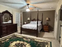 Lakefront quiet Charming 3-bedroom house with WiFi and AC in serene Shreveport. - Homestays