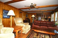 500' Lakeshore, 2 Docks, Sand Beach, Sleeps 10, A/C, Pontoon Boat for Rent - Wifi