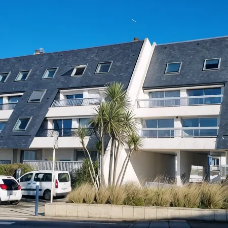 Bel Appartement Balcon vue mer au Centre de Concarneau