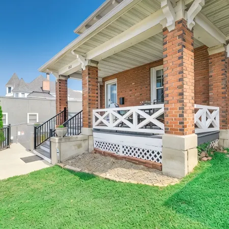 The Big House, Historic 4-Bedroom Home With Custom Art And Dedicated Workspace