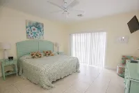 4 Bedroom,4 Bath, Private Pool, 37 and 1/2 foot Dock!