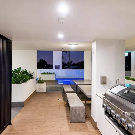 BEACH  Luxury Upmarket 2B 2B unit, OCEAN VIEWS!  250m to BUDDINA BEACH!